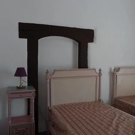 De Saint-augustin Konukevi Château-sur-Allier